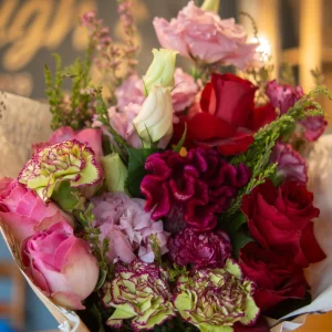 SWEET VALENTINE POSY